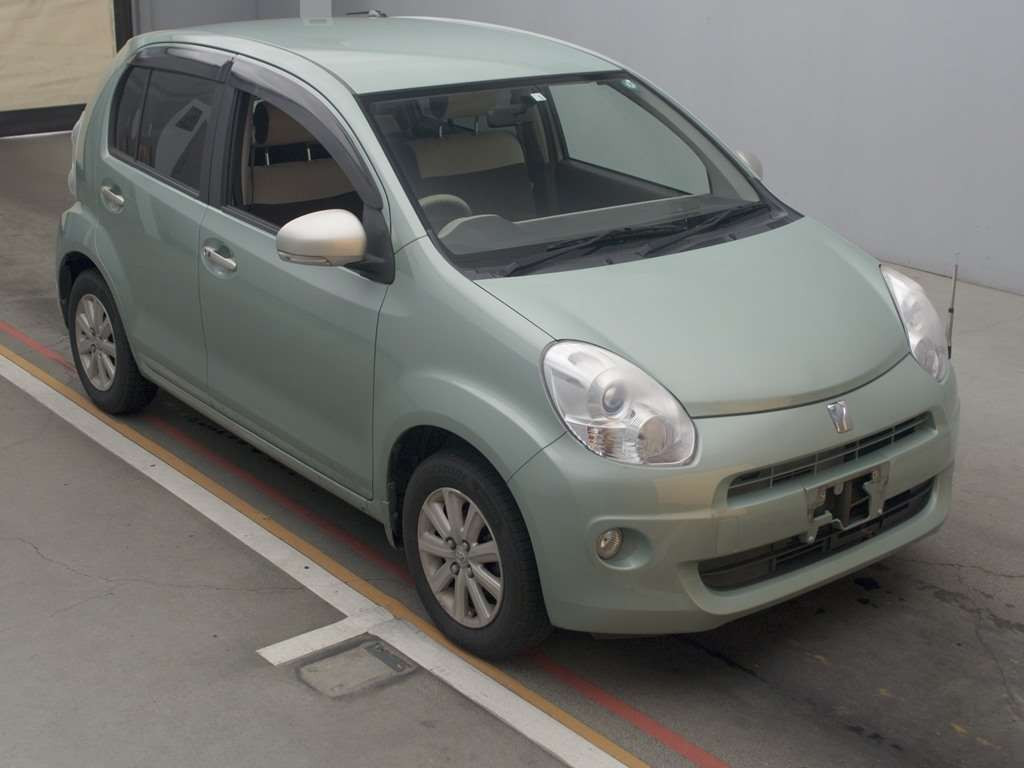 2010 Toyota Passo NGC30[2]