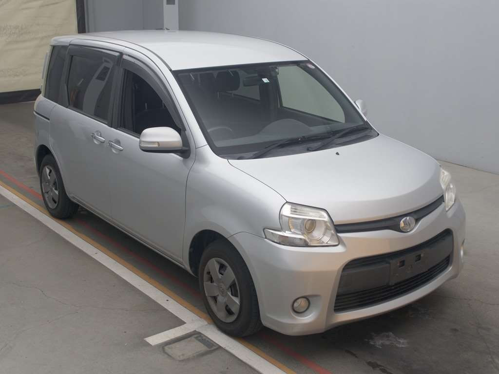 2012 Toyota Sienta NCP81G[2]