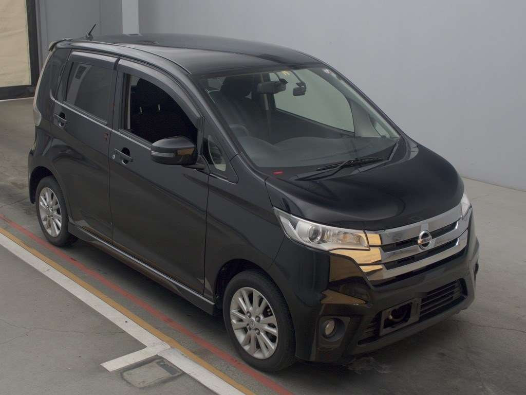 2014 Nissan DAYZ B21W[2]