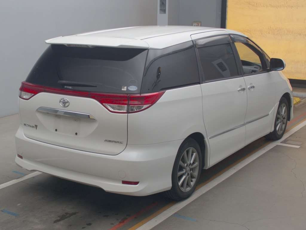 2011 Toyota Estima ACR50W[1]