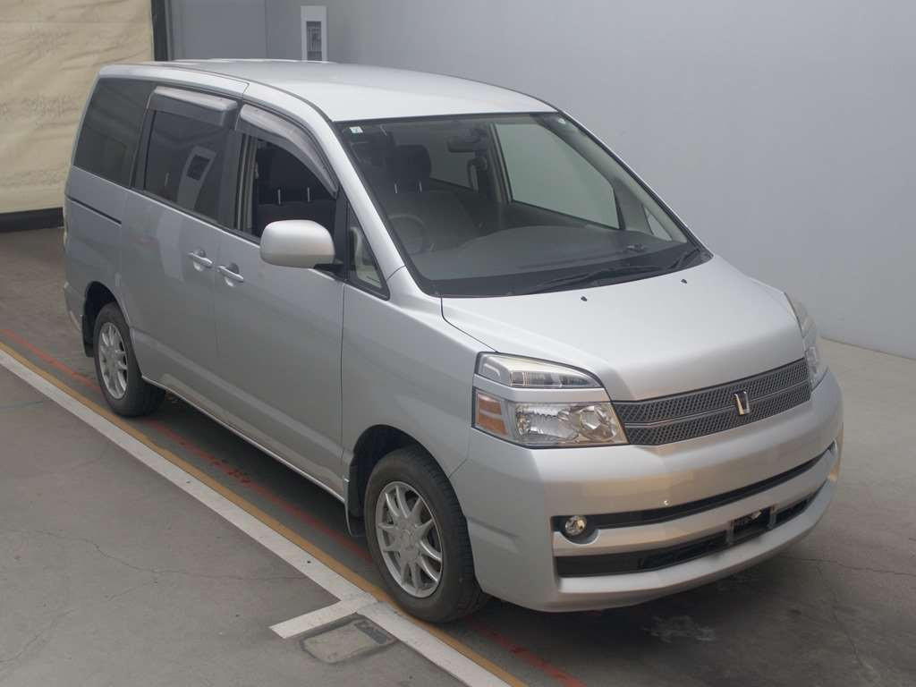 2005 Toyota Voxy AZR65G[2]