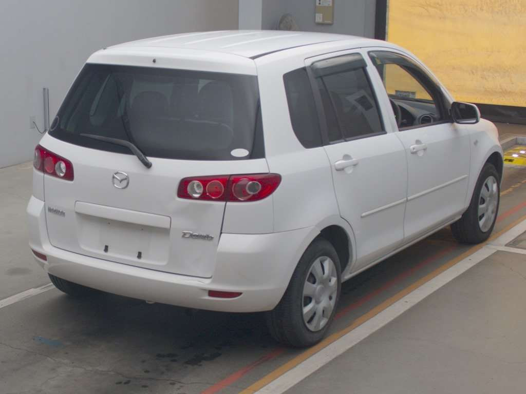 2004 Mazda Demio DY5W[1]