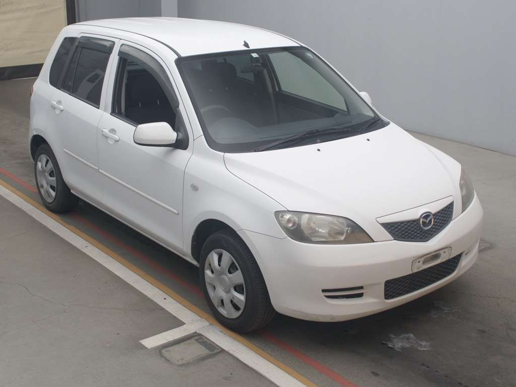 2004 Mazda Demio DY5W[2]