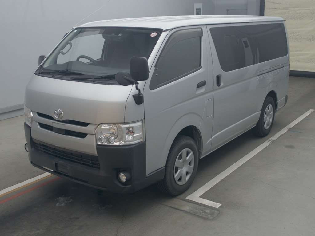 2018 Toyota Hiace Van GDH206V[0]