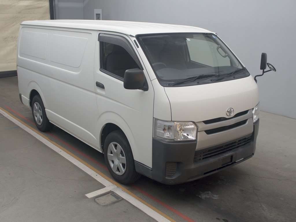 2017 Toyota Hiace Van KDH201V[2]