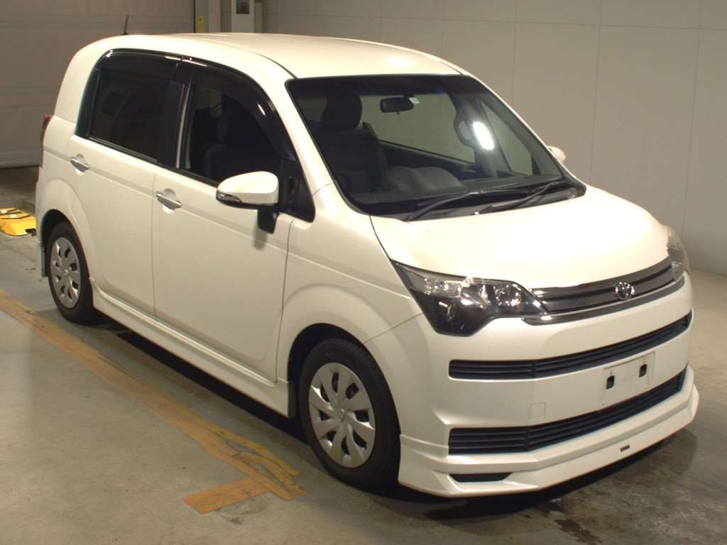 2013 Toyota Spade NCP141[2]