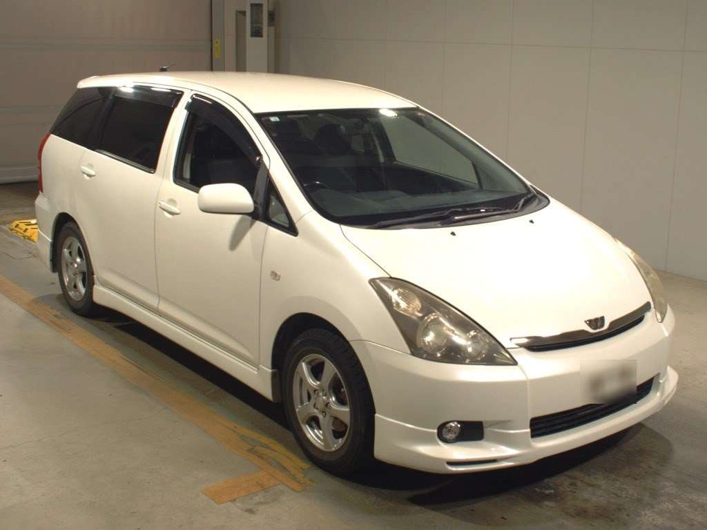 2004 Toyota Wish ZNE10G[2]