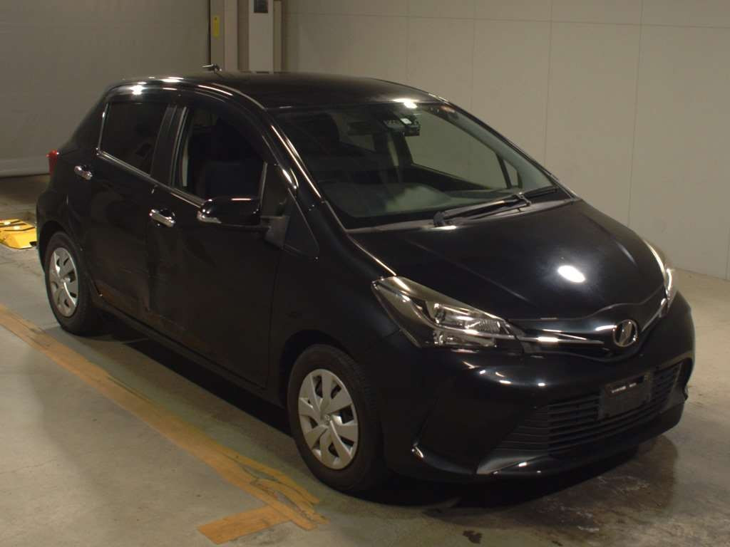 2016 Toyota Vitz NSP130[2]