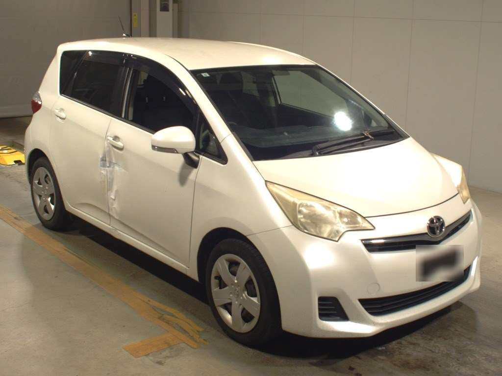 2011 Toyota Ractis NSP120[2]