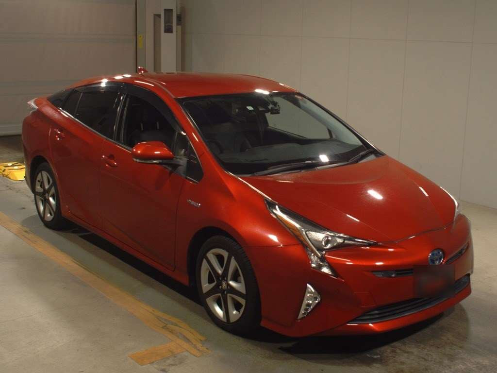 2017 Toyota Prius ZVW51[2]