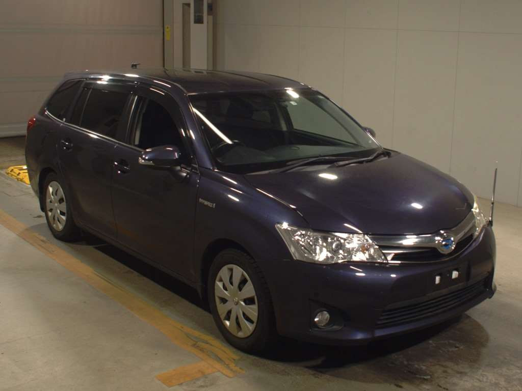 2014 Toyota Corolla Fielder NKE165G[2]