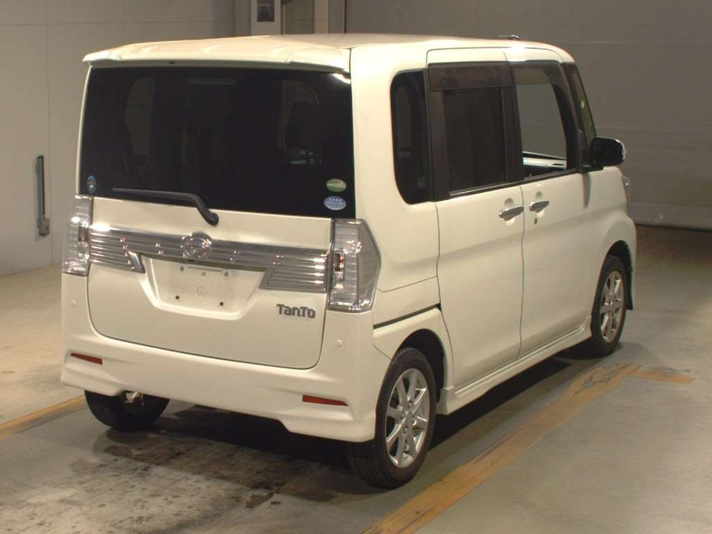 2016 Daihatsu Tanto Custom LA600S[1]