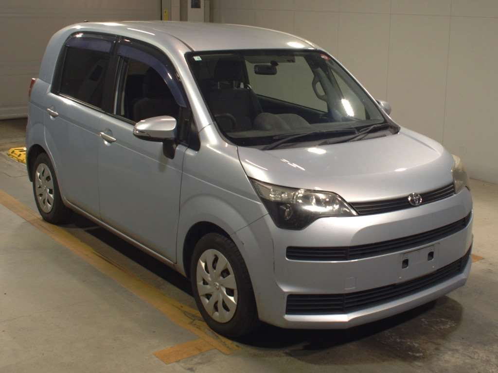 2014 Toyota Spade NCP141[2]