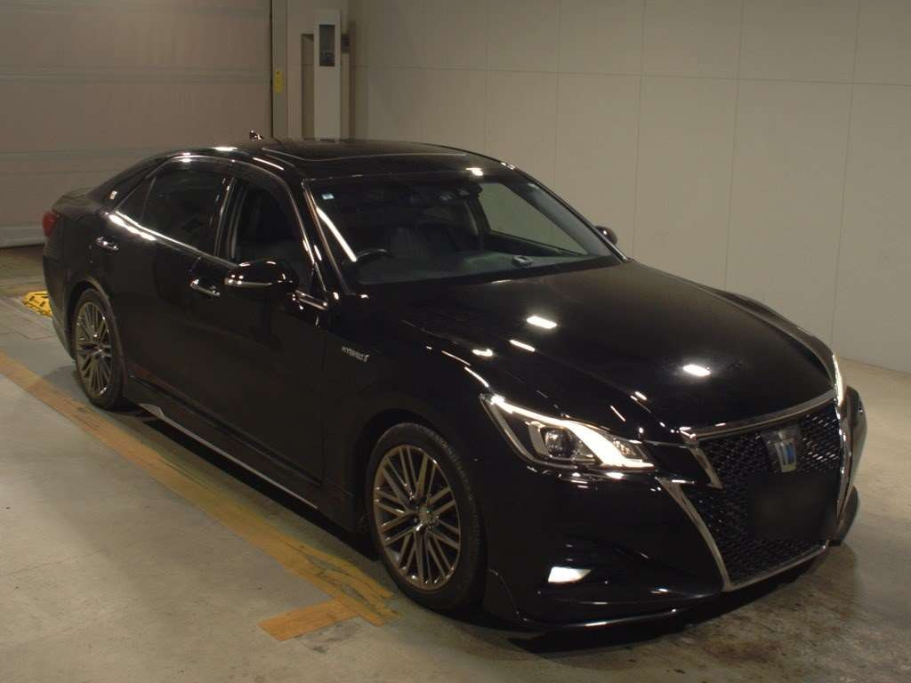 2017 Toyota Crown Hybrid AWS210[2]