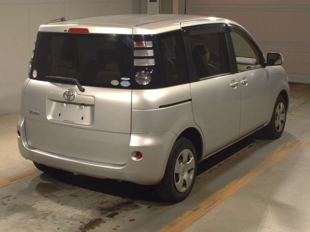 2009 Toyota Sienta NCP81G[1]