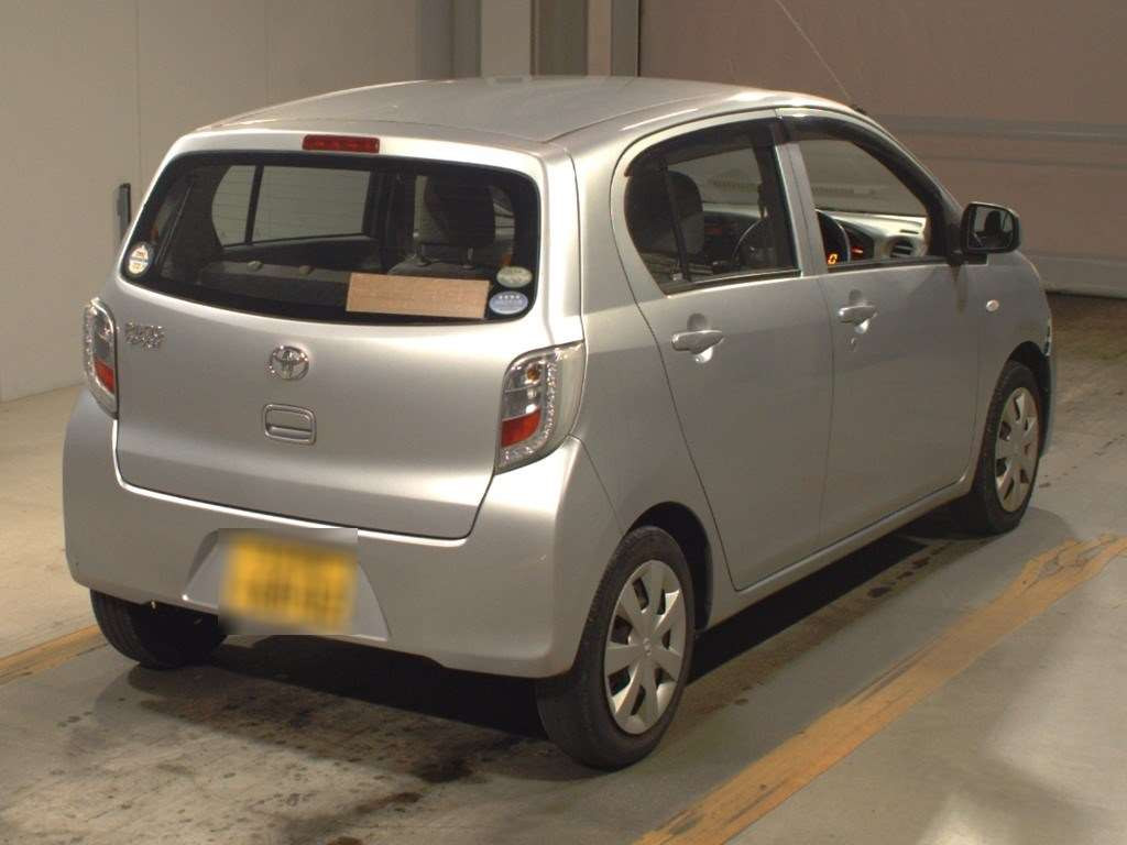 2016 Toyota Pixis Epoch LA300A[1]