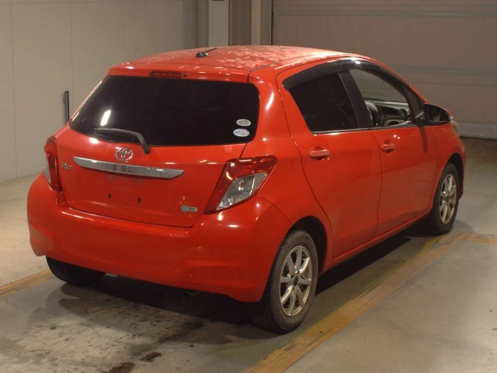 2011 Toyota Vitz NSP130[1]