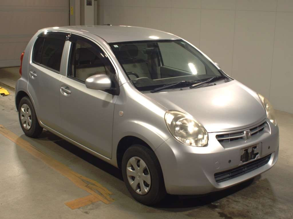 2011 Toyota Passo KGC30[2]