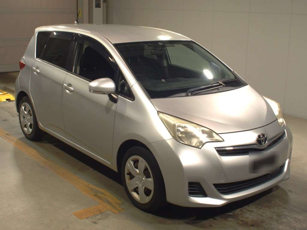 2011 Toyota Ractis NSP120[2]