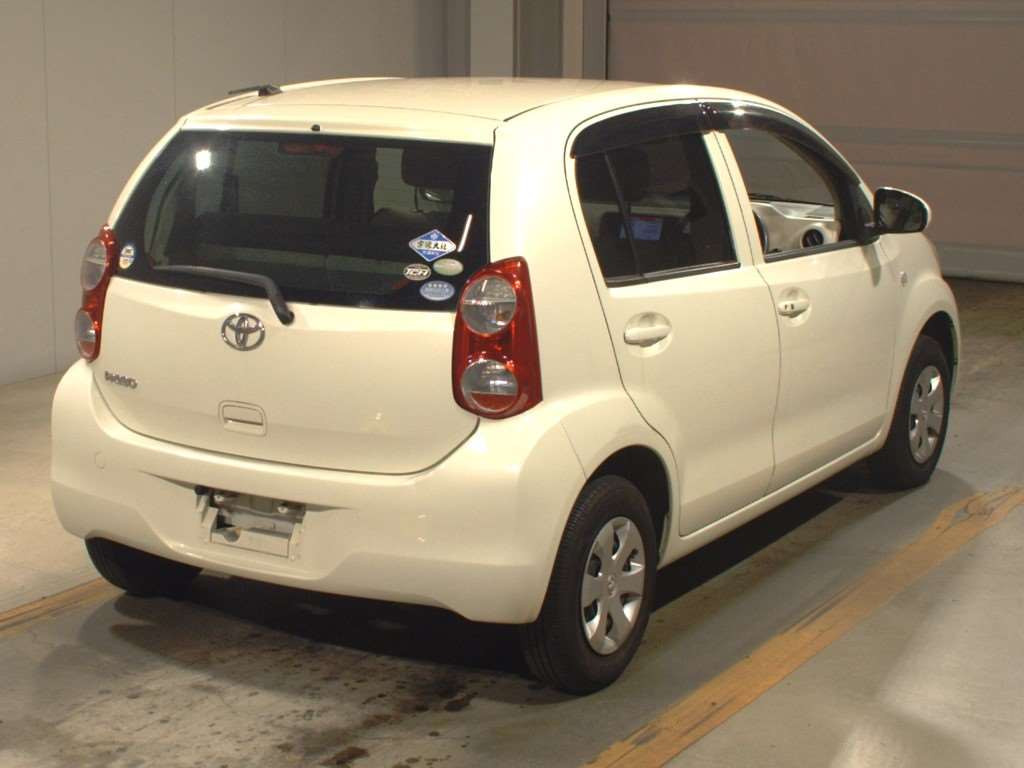 2011 Toyota Passo KGC30[1]