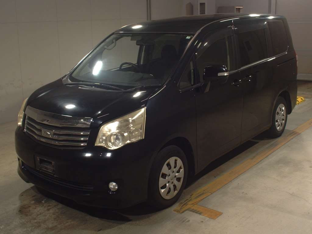 2011 Toyota Noah ZRR70G[0]