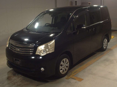 2011 Toyota Noah