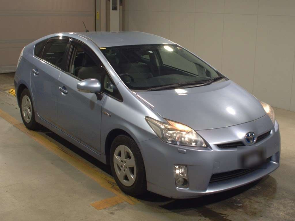 2011 Toyota Prius ZVW30[2]