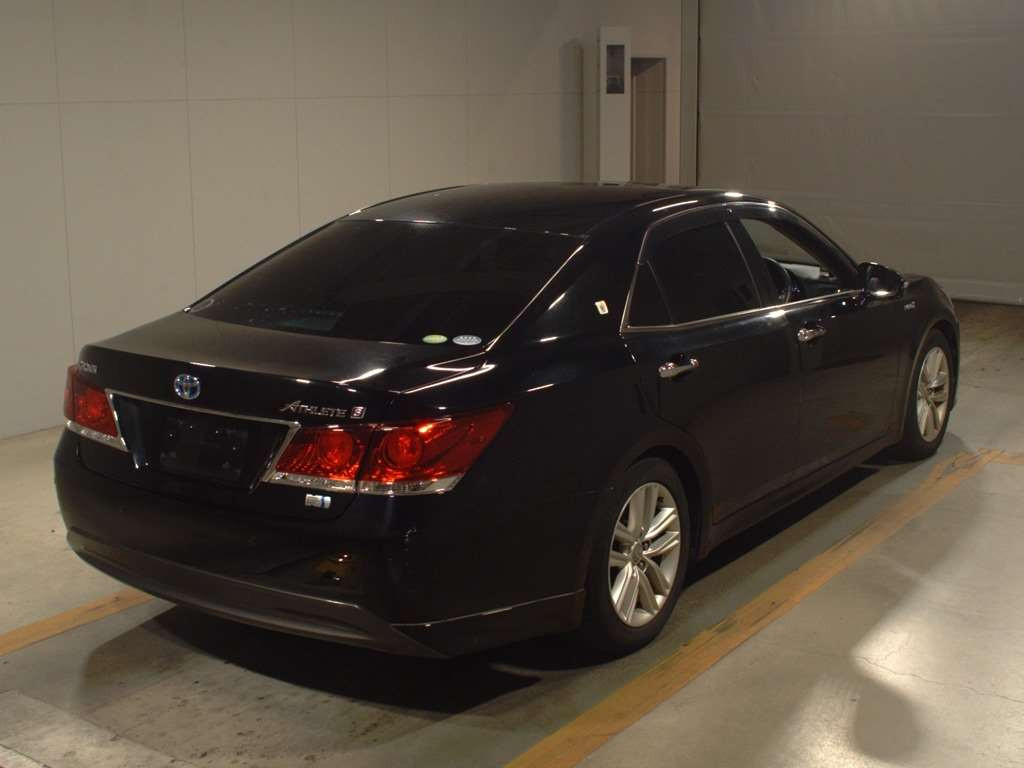 2013 Toyota Crown Hybrid AWS210[1]