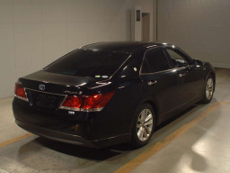 2013 Toyota Crown Hybrid