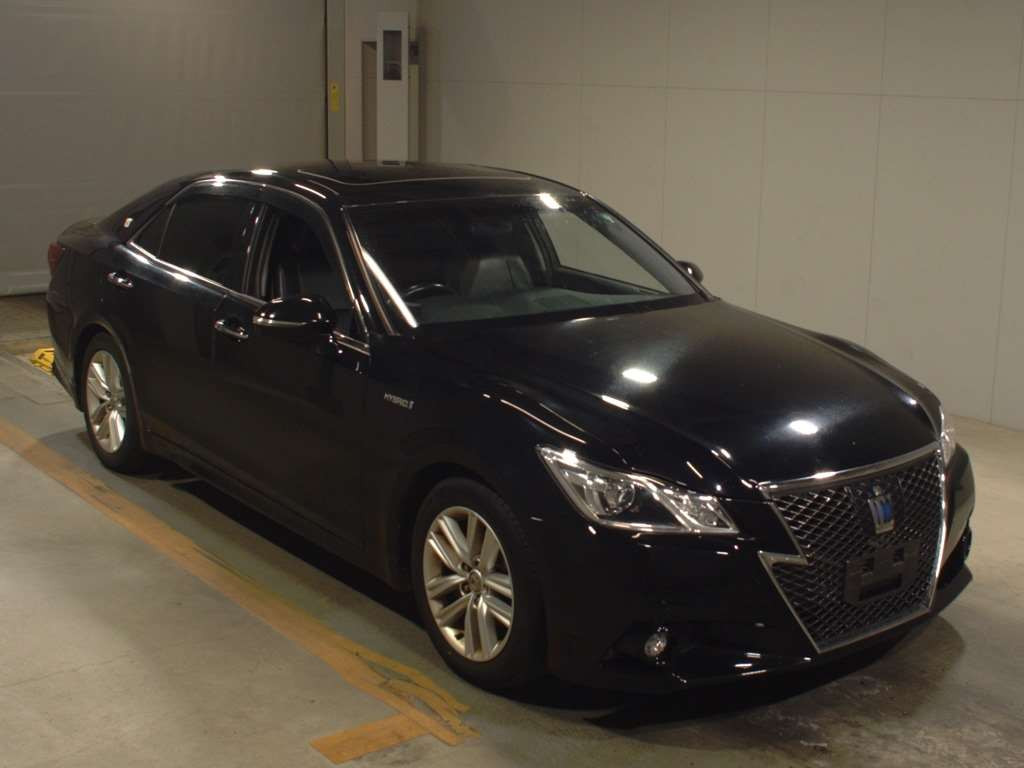 2013 Toyota Crown Hybrid AWS210[2]