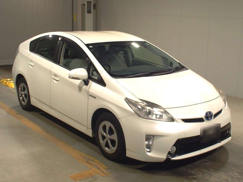 2012 Toyota Prius ZVW30[2]