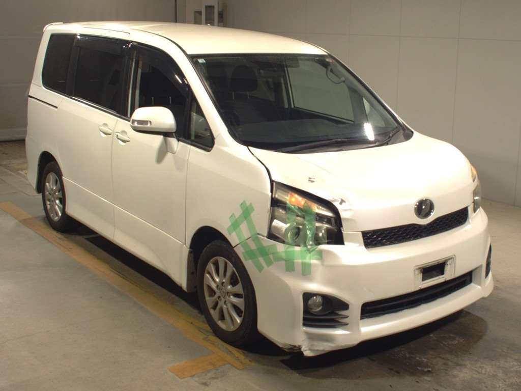 2010 Toyota Voxy ZRR70W[2]