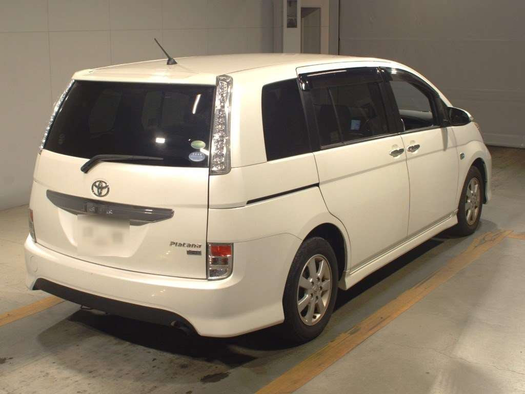 2014 Toyota Isis ZGM10W[1]