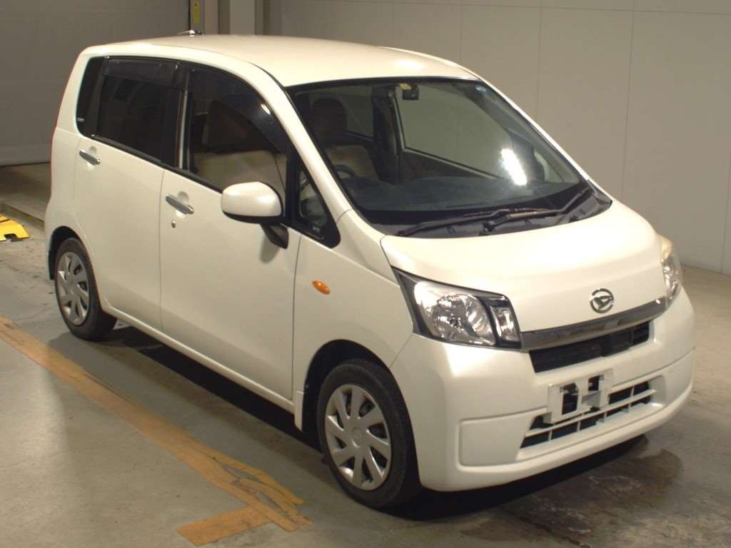 2013 Daihatsu Move LA100S[2]