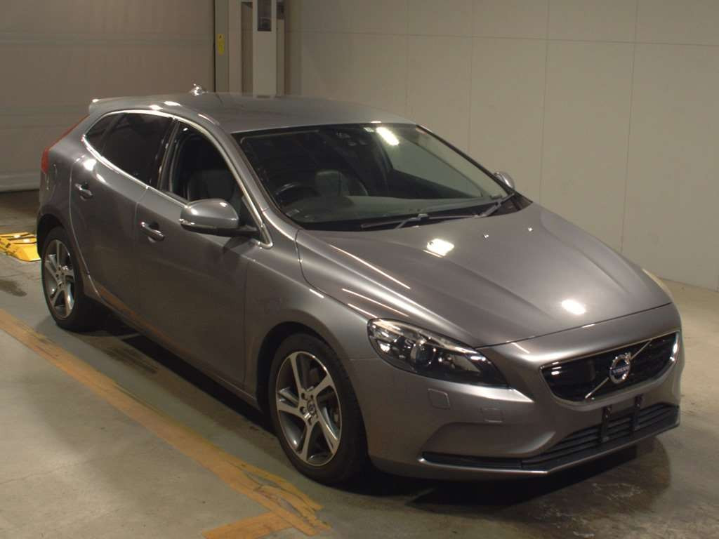 2015 Volvo V40 MD4204T[2]