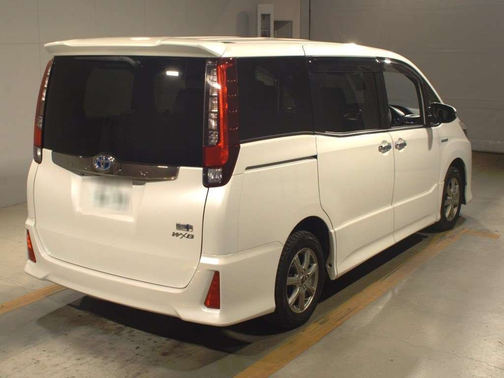 2016 Toyota Noah ZWR80W[1]