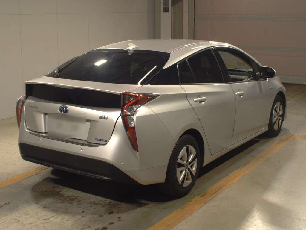 2017 Toyota Prius ZVW51[1]