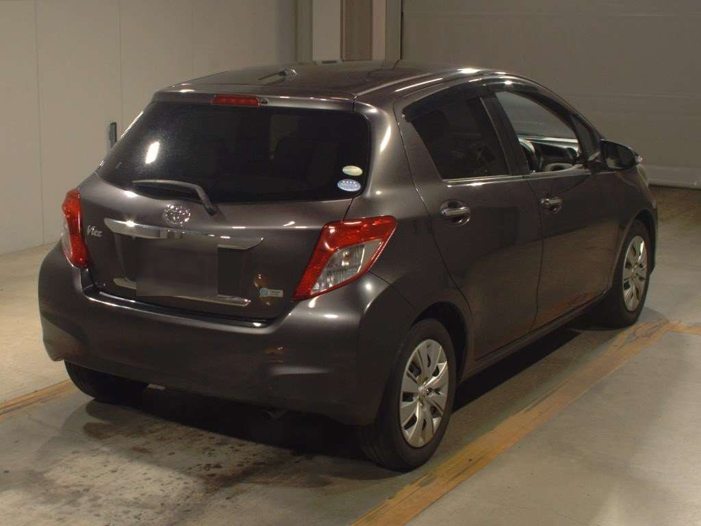 2011 Toyota Vitz NSP130[1]