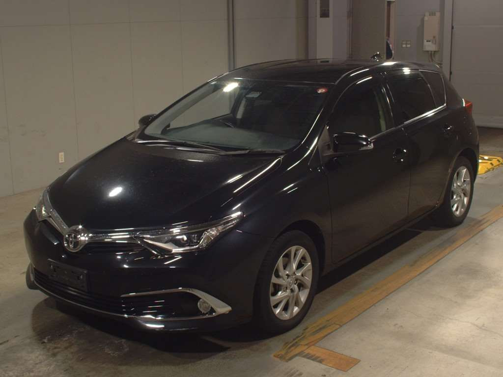 2016 Toyota Auris NZE181H[0]