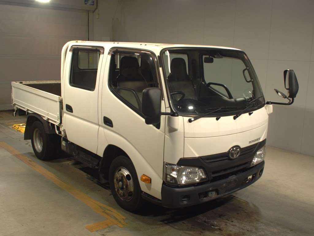 2017 Toyota Toyoace Truck XZU605[2]