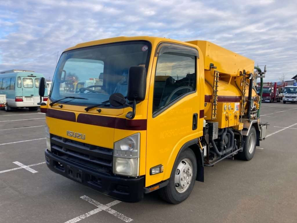 2009 Isuzu Elf Truck NPR75N[0]