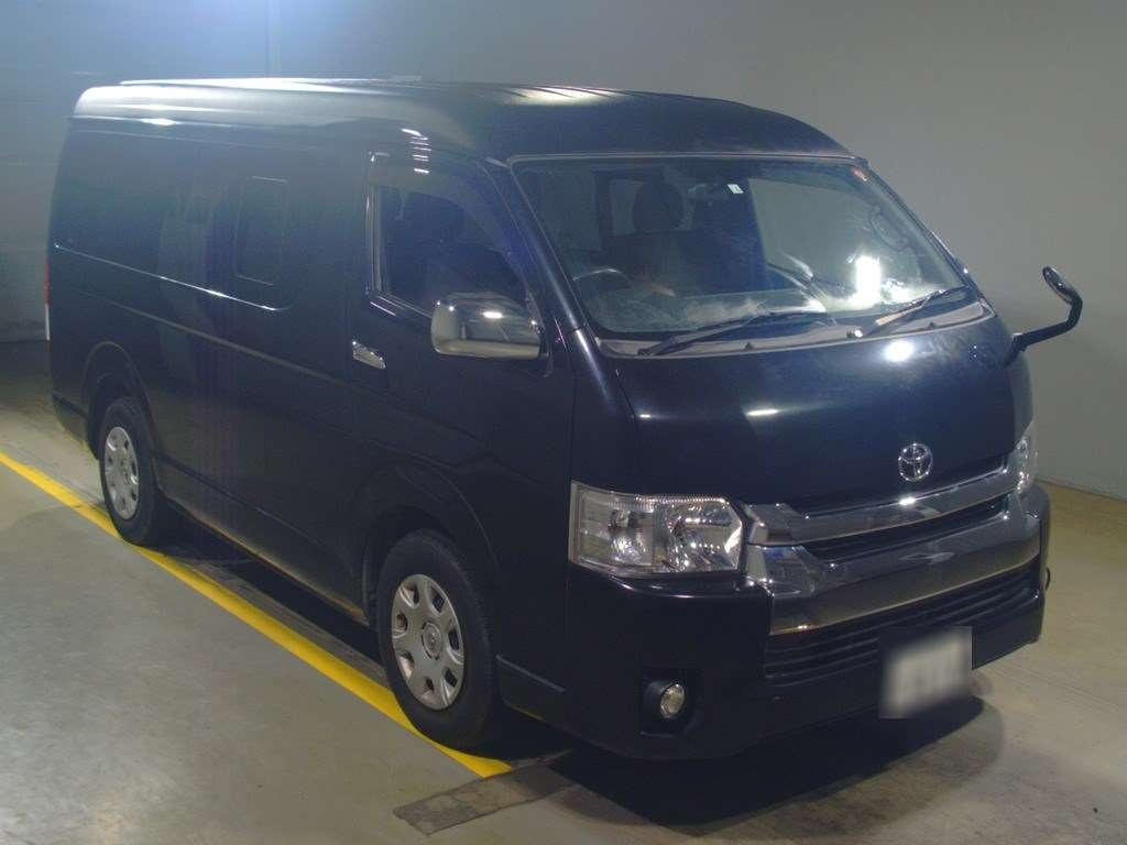 2015 Toyota Hiace Wagon TRH214W[2]