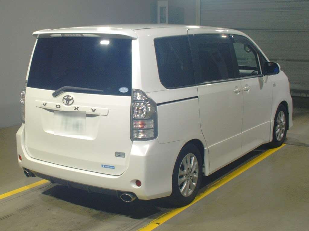 2010 Toyota Voxy ZRR70W[1]