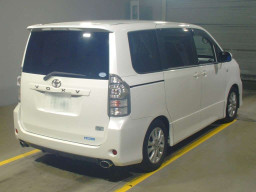 2010 Toyota Voxy