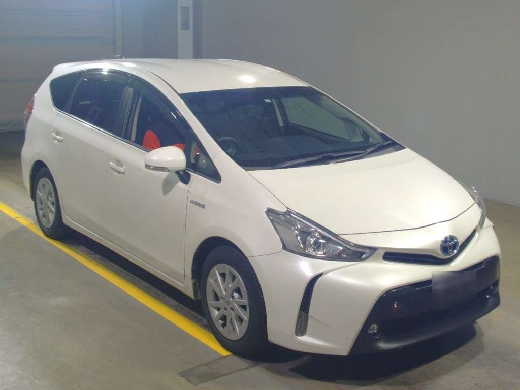 2017 Toyota Prius alpha ZVW41W[2]