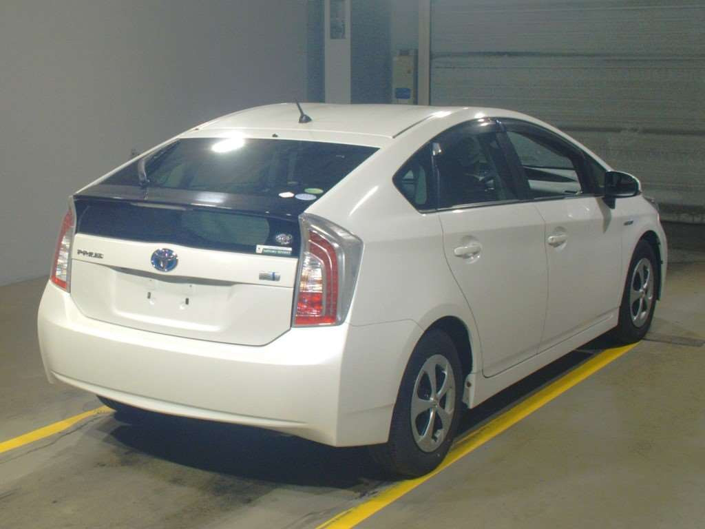 2013 Toyota Prius ZVW30[1]