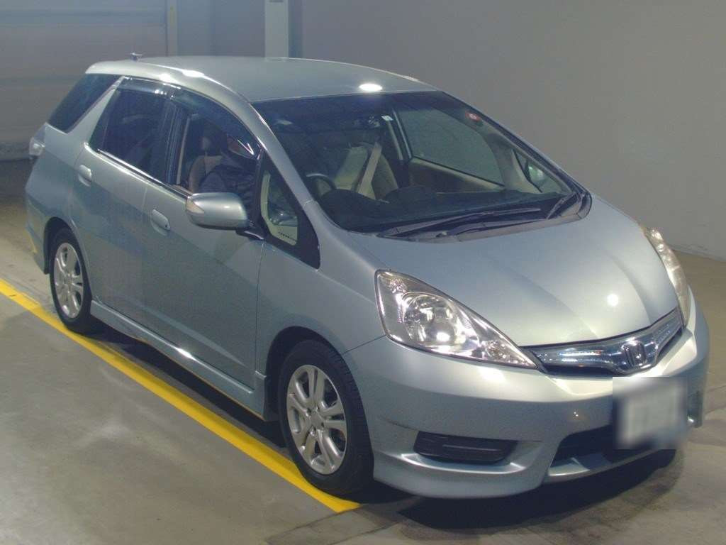 2012 Honda Fit Shuttle Hybrid GP2[2]