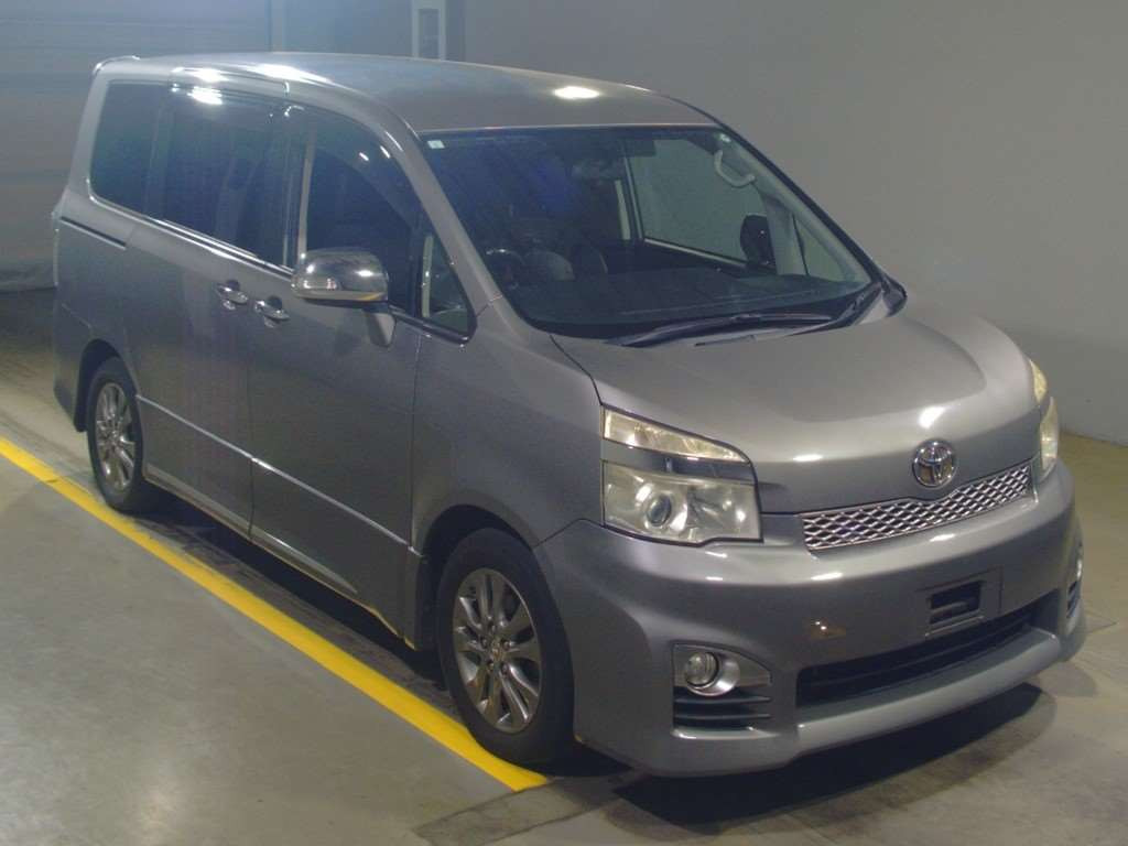 2012 Toyota Voxy ZRR70W[2]