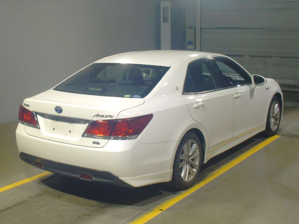 2013 Toyota Crown Hybrid AWS210[1]