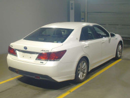 2013 Toyota Crown Hybrid